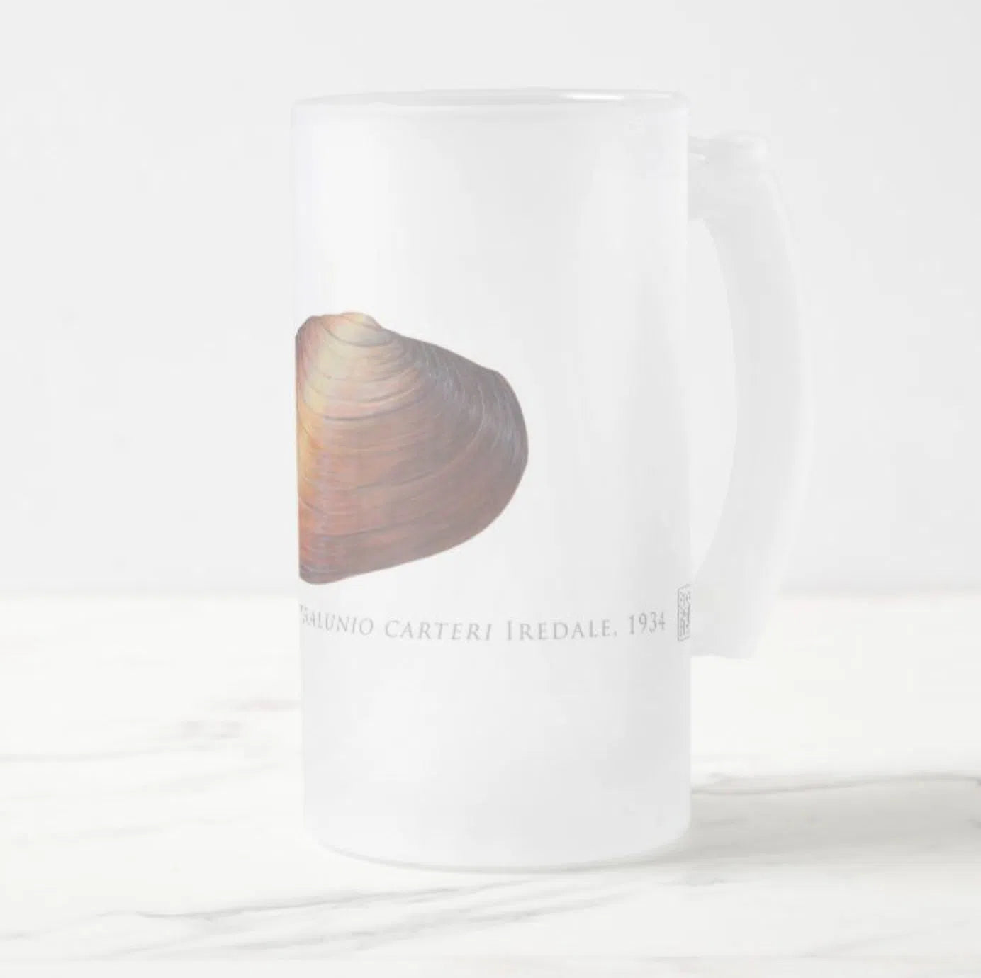 Ambiguus Mussel - Frosted Glass Stein-Stick Figure Fish Illustration